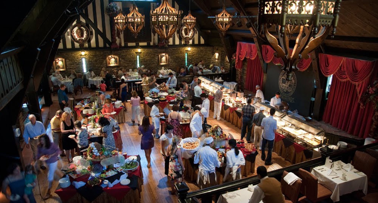 Thanksgiving brunch buffet to be served in Toronto this weekend