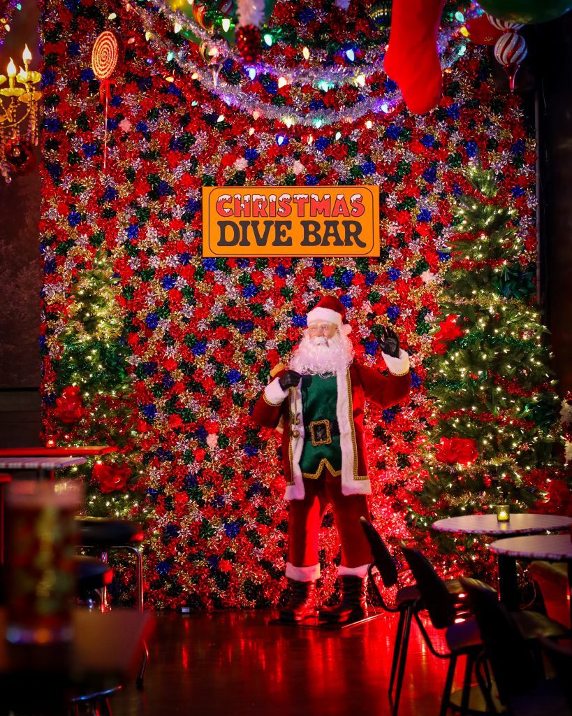 A Christmas Dive Bar Is Popping Up On Capitol Hill humbug-immersive-christmas-dive-bar-london