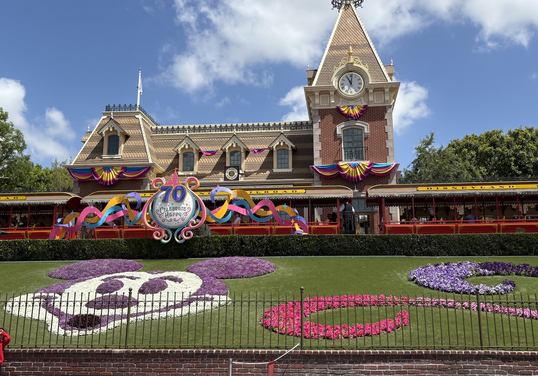 disneyland 70th